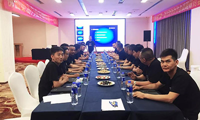 榮高伸縮門首屆代理商委員會(huì)戰(zhàn)略研討會(huì)于成都勝利召開！